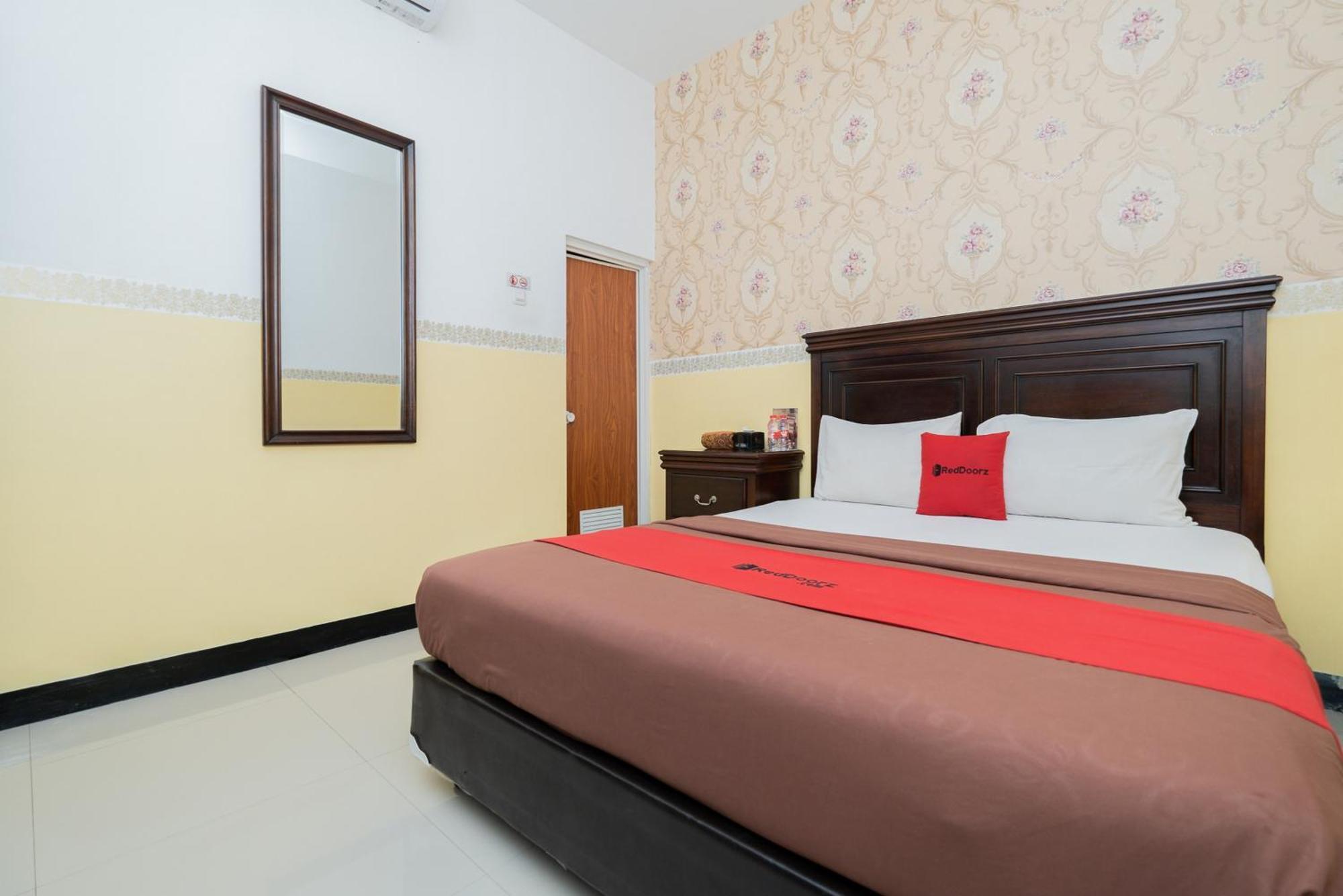 Reddoorz Near Taman Krida Budaya Malang Kültér fotó