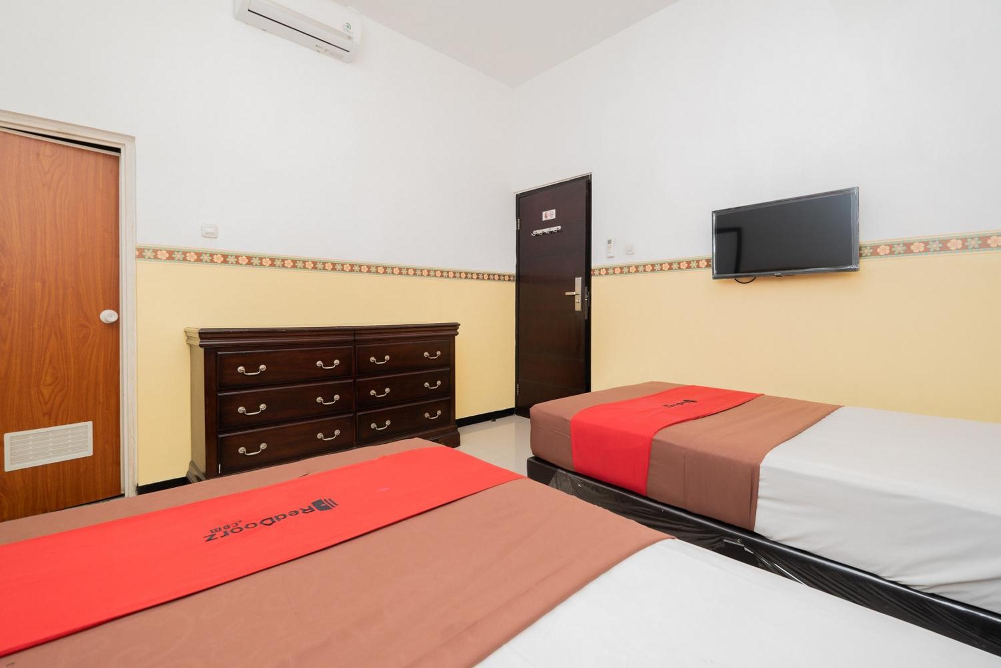 Reddoorz Near Taman Krida Budaya Malang Kültér fotó