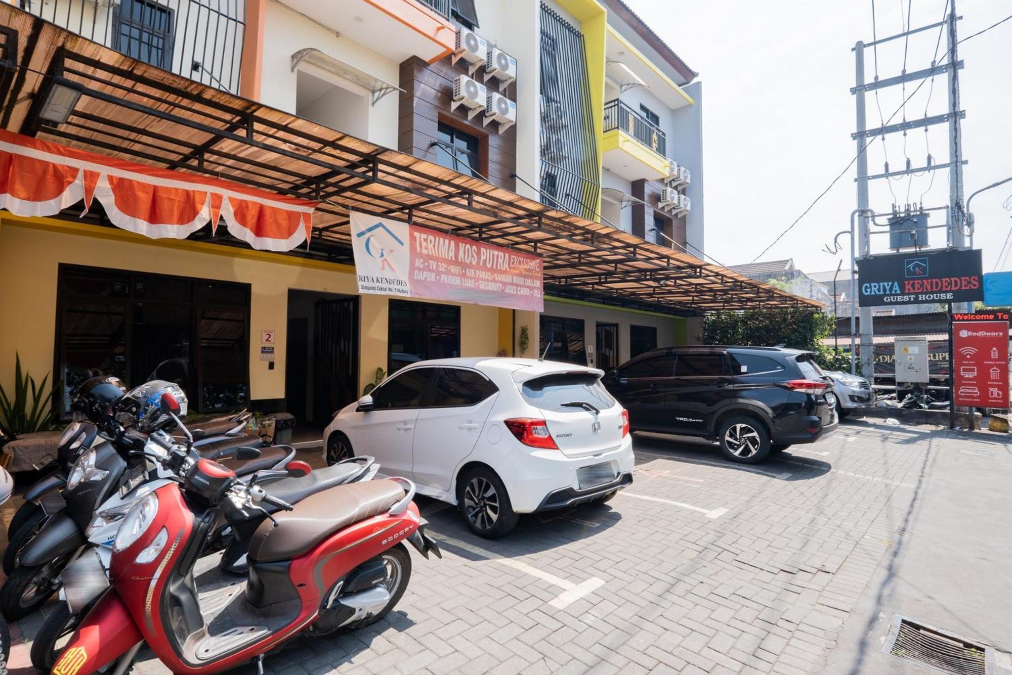 Reddoorz Near Taman Krida Budaya Malang Kültér fotó